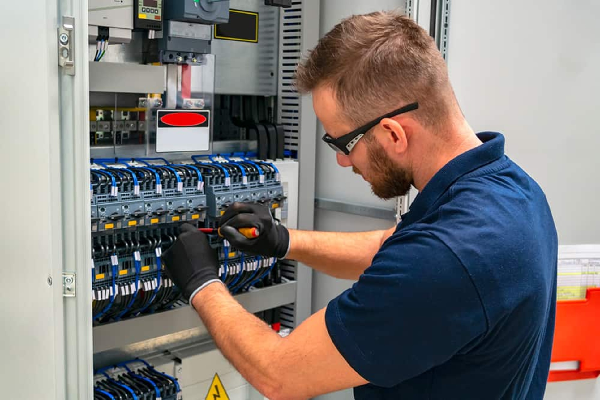 Elektroniker für Energie- und Gebäudetechnik (m/w/d) bei Elektrotechnik Alata in Obertshausen